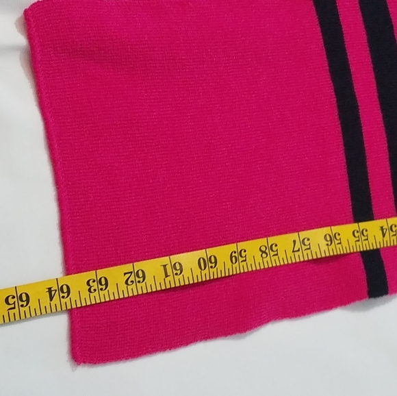 Beautiful comfortable scarf! - Picture 4 of 7